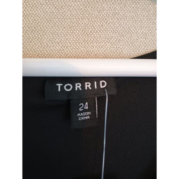 Torrid Dress Women 24 Black At The Knee Studio Refined Crepe Skater Babydoll New - Picture 3 of 8